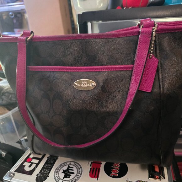 Coach bag and wristlet - Picture 2 of 7